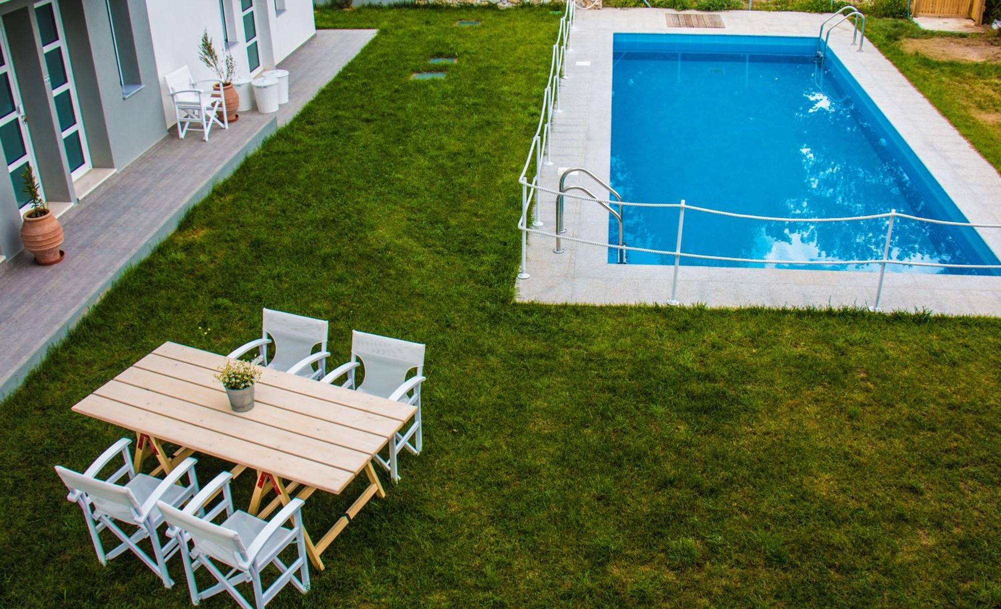 Aristotelia Gi Ikies - Olympiada Poolside Retreats Eksteriør bilde