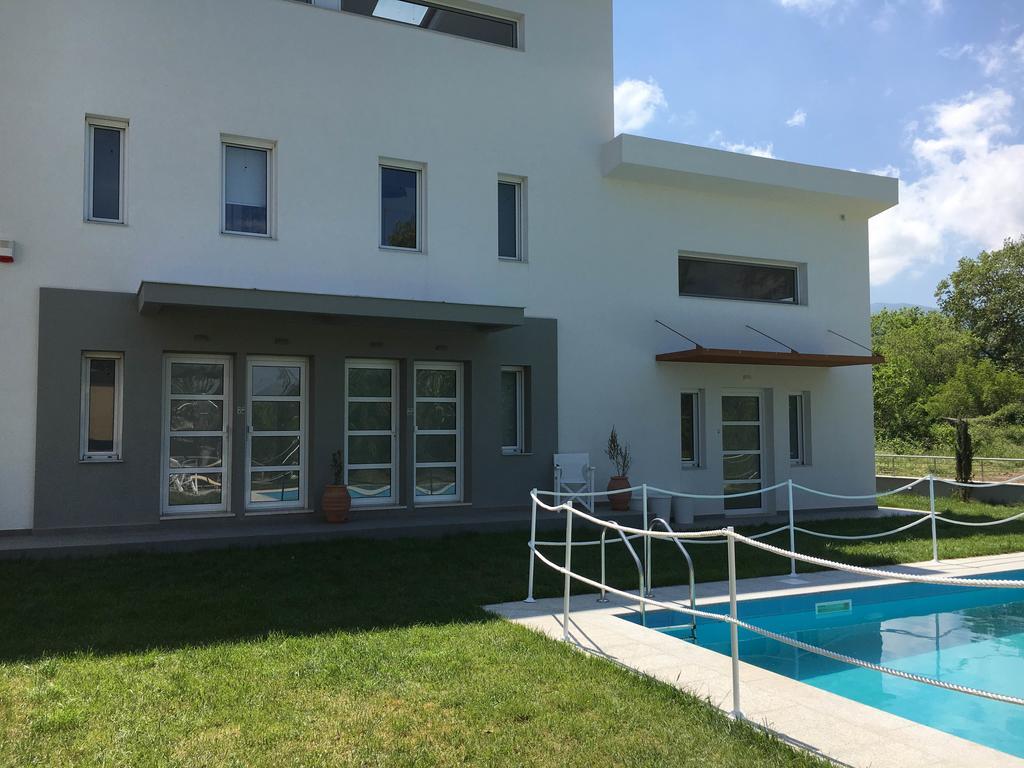 Aristotelia Gi Ikies - Olympiada Poolside Retreats Eksteriør bilde
